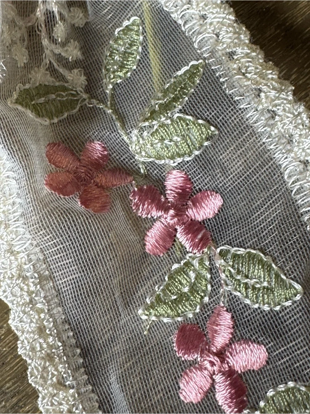 Lace Hair Bow Floral Embroidered  - Dusty Rose Pink on Cream